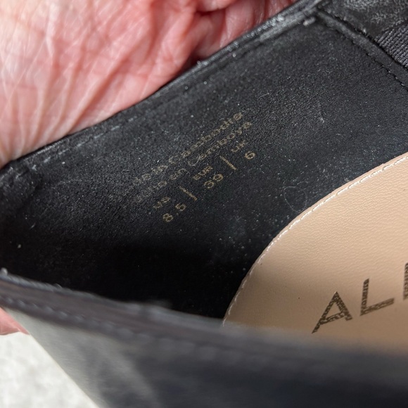 ALDO Black Leather Loafers silver Bar Detail Size 8.5 Classic Minimalist Flats - Picture 8 of 8